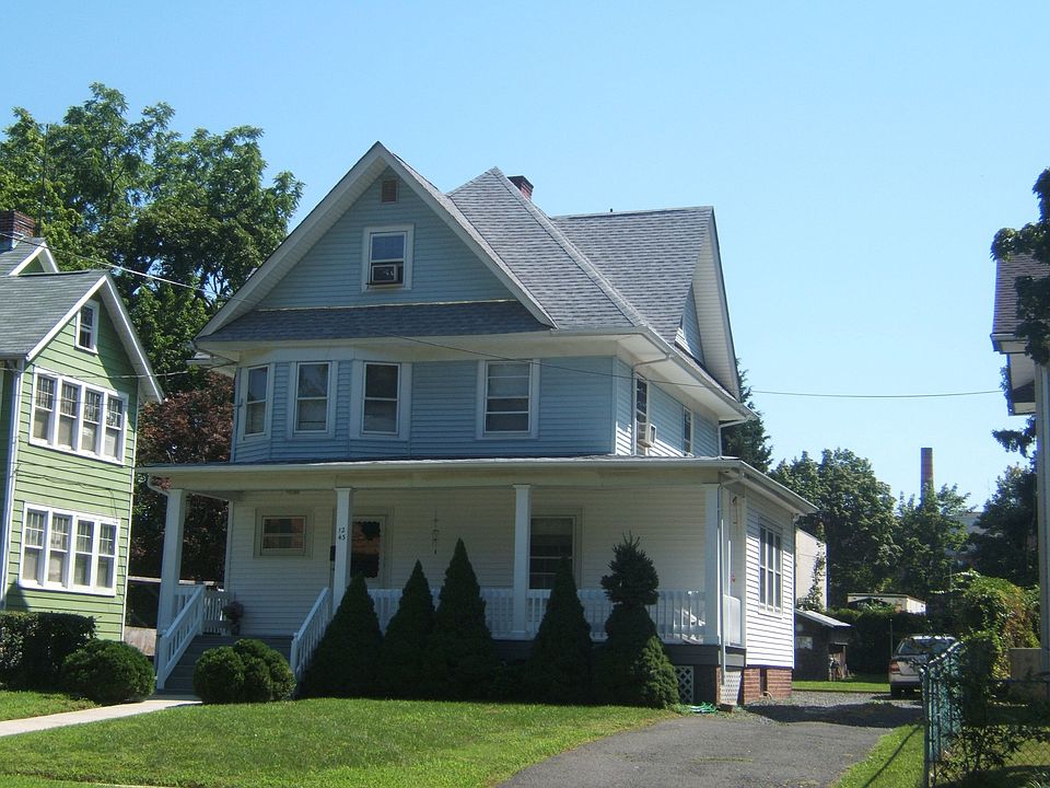 Fabulous 5 Bedroom Colonial