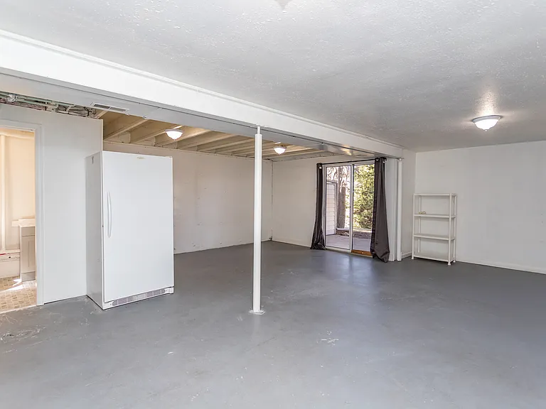 316 Cobblestone Dr — Photo 38