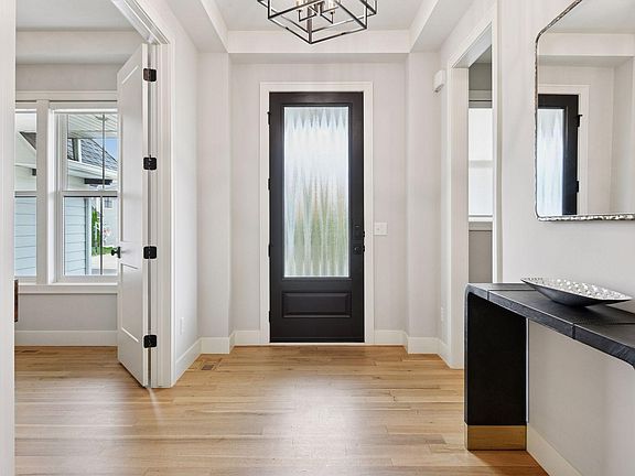 5th image of 5195 Ranchview Ln N