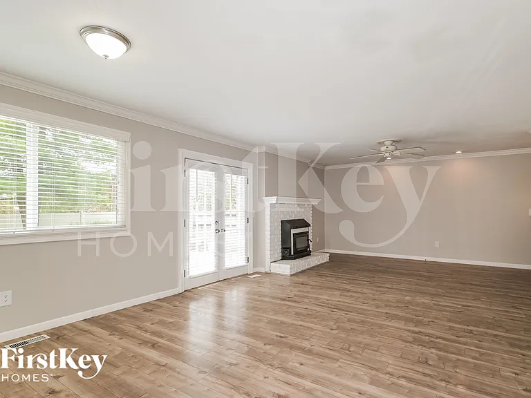721 Cedar Glen Dr — Photo 8