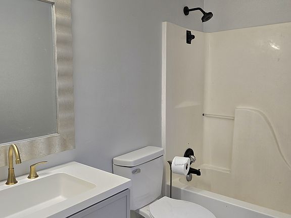 Primary Bedroom Bathroom