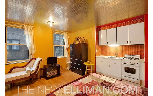 Sold by Douglas Elliman | media 12