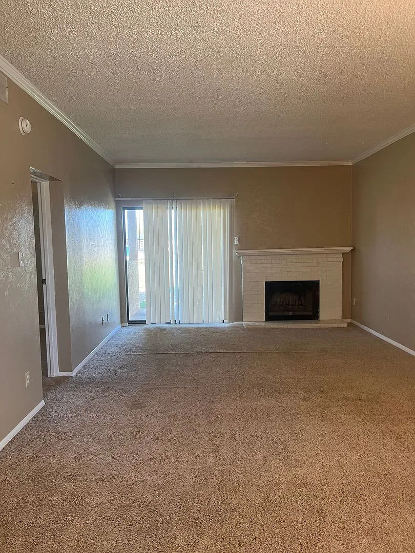 1028 Mockingbird Apt. D Clovis, NM — Photo 3