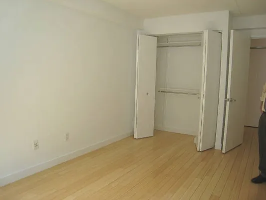 Sold by Manhattan Best Realty, Inc. | media 19