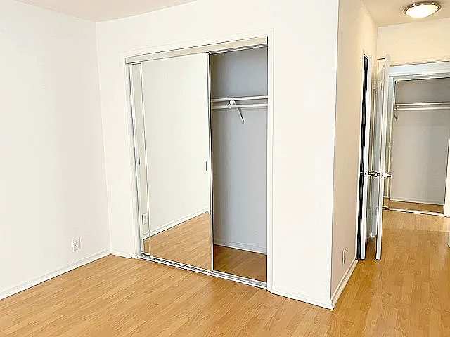 435 S Mariposa Ave — Photo 25