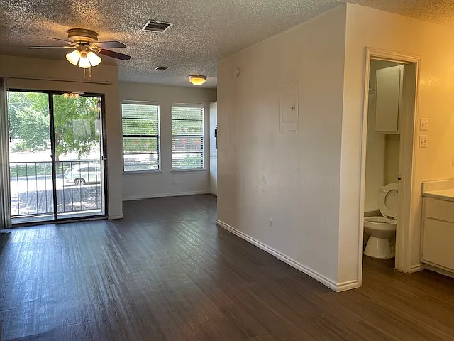 Warden Ln, San Marcos — Photo 4