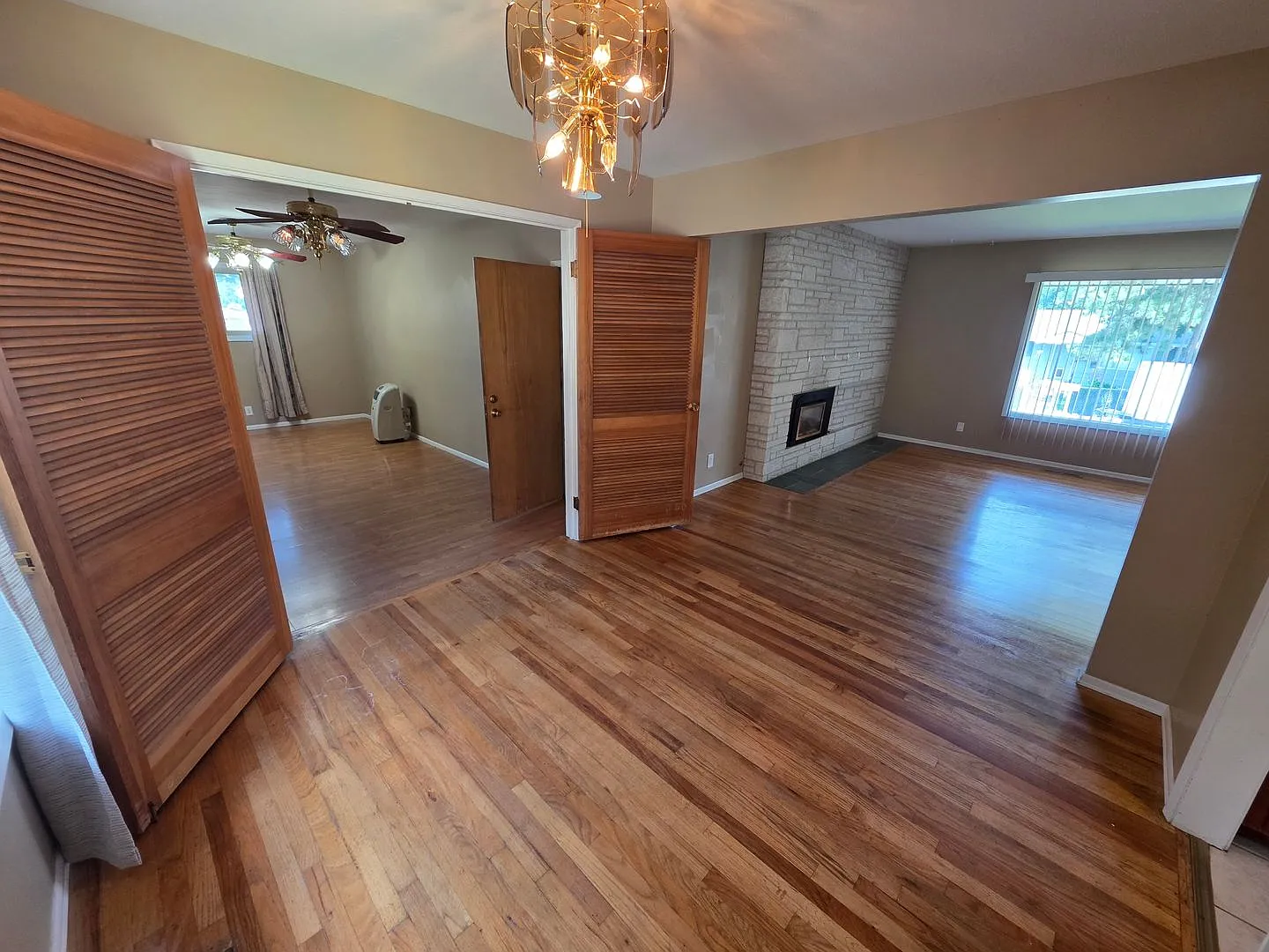 Wonderful Home on the south hill — Photo 4