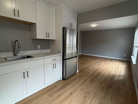 3rd image of 1129 Stanyan St APT 4