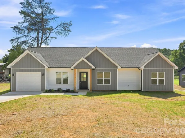1513 Robin Rd, Newton, NC 28658