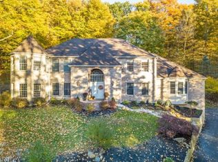 2 Douglas Dr, Sparta, NJ 07871