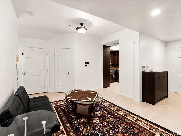 703 Locust St #1 — Photo 6