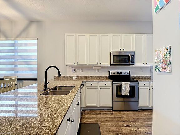 3rd image of 5431 Ferris AVE