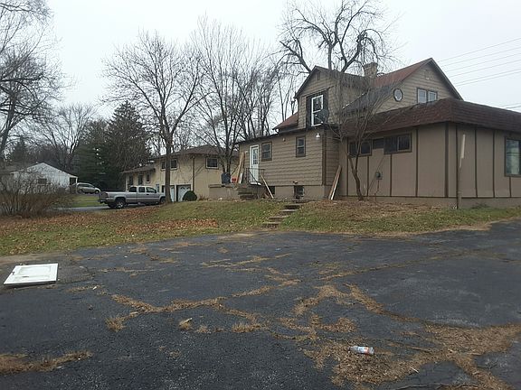 4th image of 2238 Harrisburg Pike