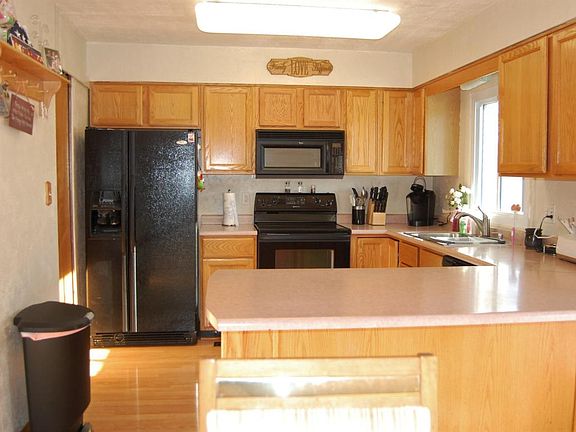 2nd image of 4704 Carol Dr