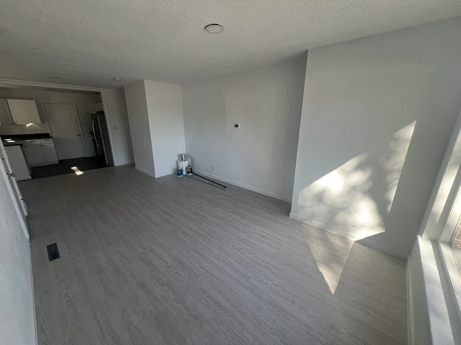 Charming 3-Bed 1-Bath Denver Home Available Now! — Photo 3
