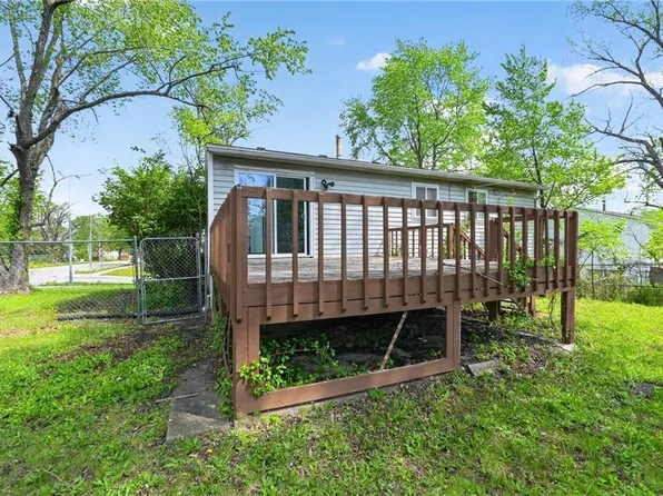 8701 E 96th Ter, Kansas City, MO 64134