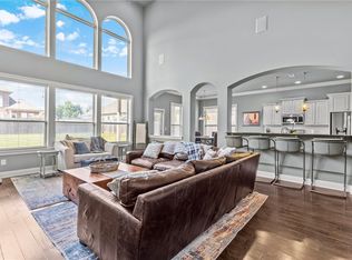 5642 E Saint Candridge Dr, Fayetteville, AR 72703