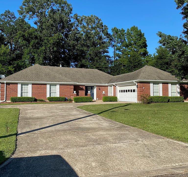 1st image of 504 Englewood Dr