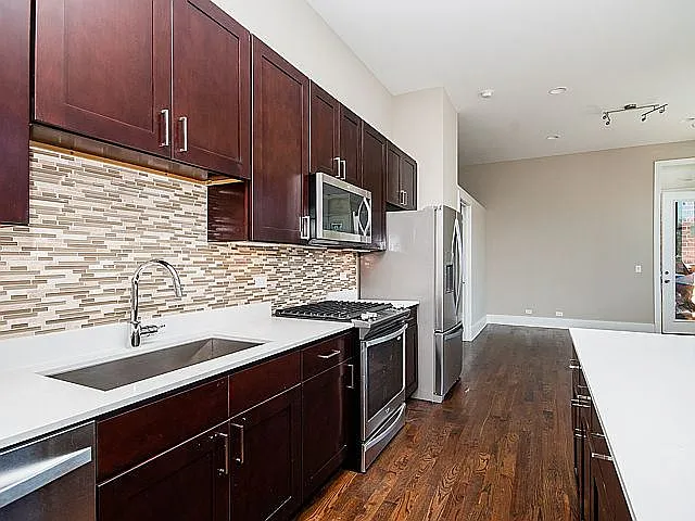4601 N. Ravenswood Ave. — Photo 12