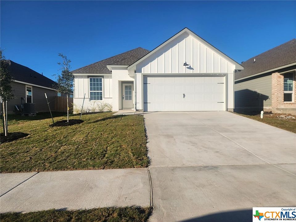 1st image of 924 James Parker Cir