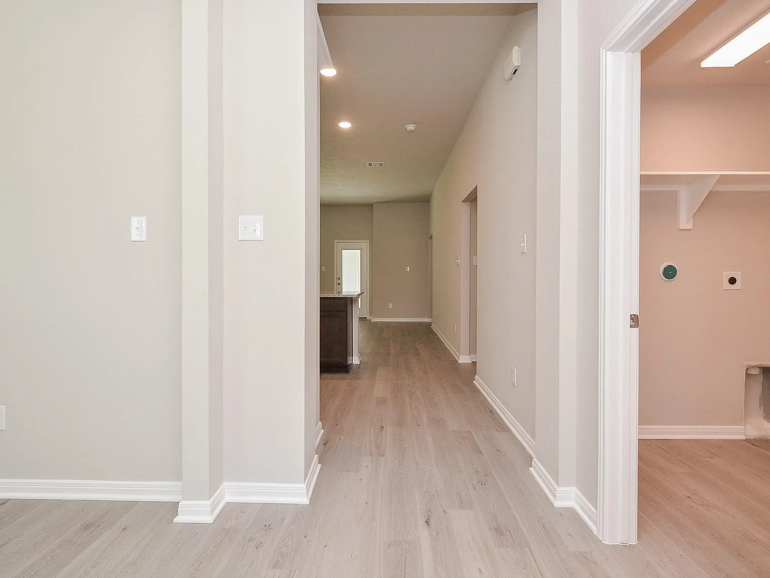 3 bed, 2.0 bath, 1620 sqft, $2,200 — Photo 4
