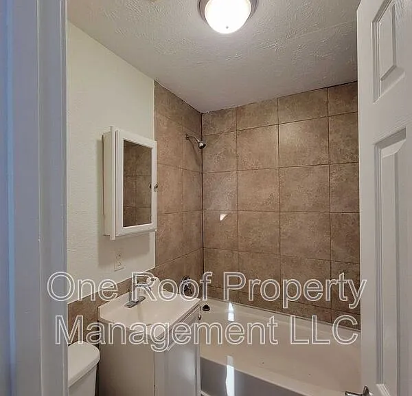 2633 S 49th St — Photo 7