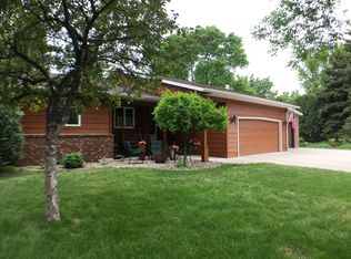 223 Hughes Ct, Grand Forks, ND 58201