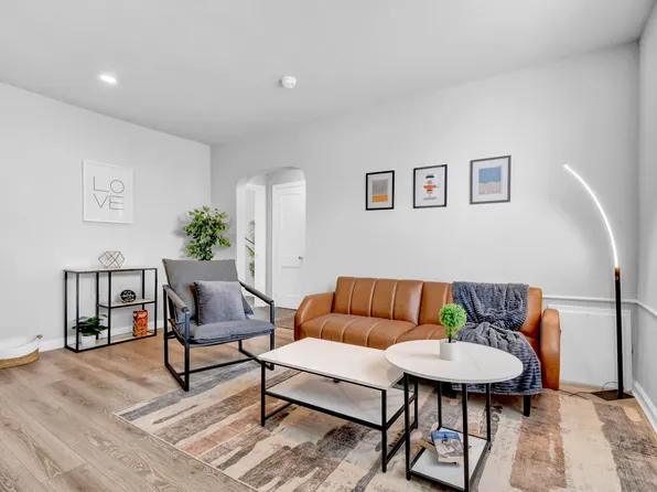 300 34th St SE APT 1, Washington, DC 20019
