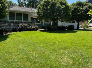 2004 Edgcumbe Rd, Saint Paul, MN 55116