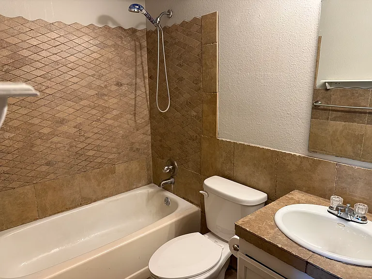 2064 Turner Ct — Photo 8