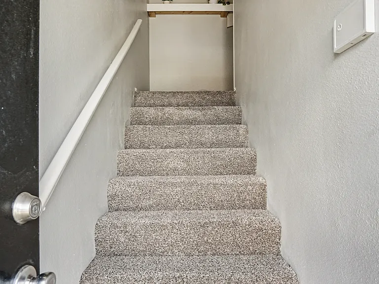 Evergreen Condominiums — Photo 29