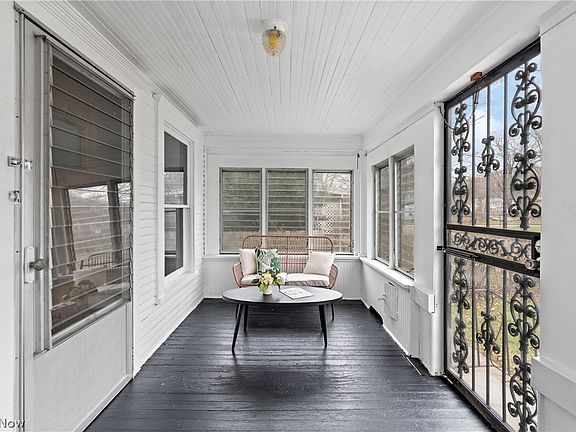 4th image of 462 Spaulding St