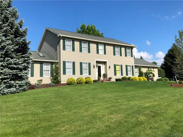 4881 Bentbrook Dr, Manlius, NY 13104