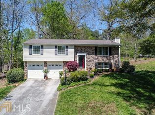 1346 Fairfield Dr, Lilburn, GA 30047