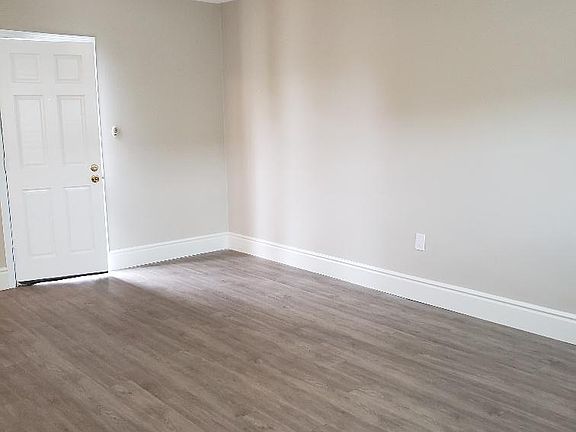 3rd image of 2515 G St