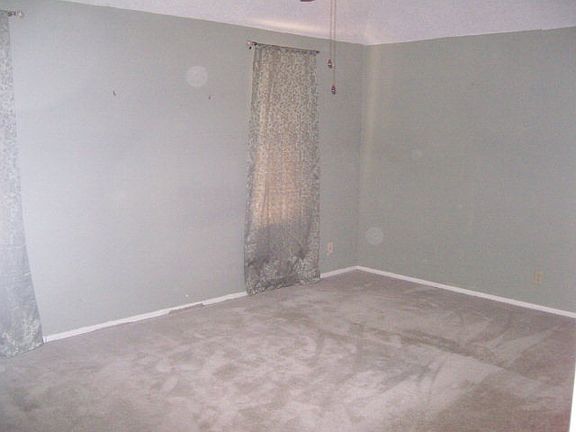 4th image of 1515 Lyndale Dr