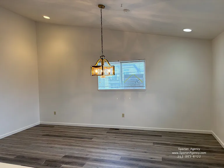 15310 Main St E #1 — Photo 5