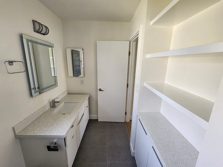 157 W Ash Ave #E — Photo 22