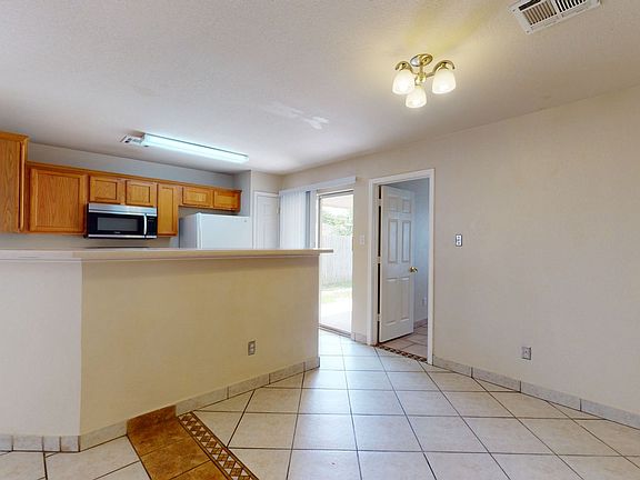 4th image of 1309 Fox Creek Dr