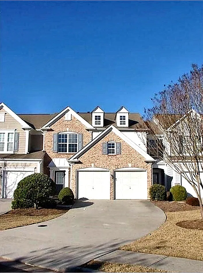 3 bed, 2.5 bath, 1750 sqft, $2,652 — Photo 1