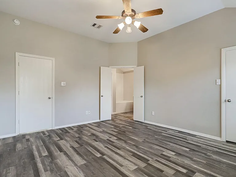 4762 Wind Trace Dr — Photo 8