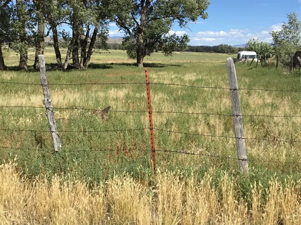406 Johnson St, Toston, MT 59643