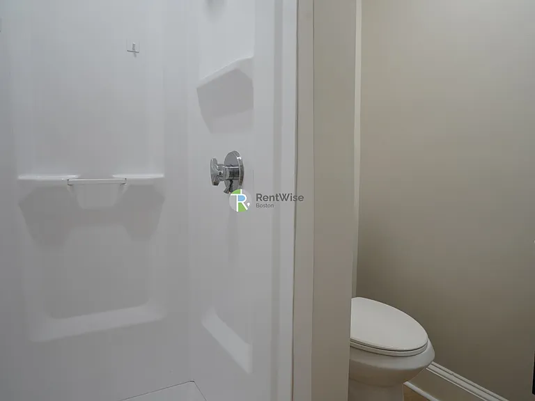 142 Dorchester St #6 — Photo 6