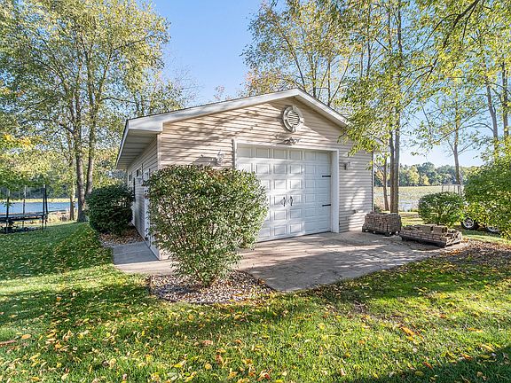 3rd image of 8580 Macywood Ln