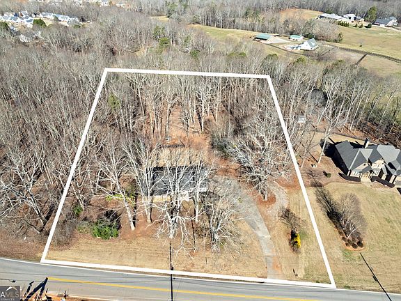 2nd image of 4126 Tanners Mill Rd