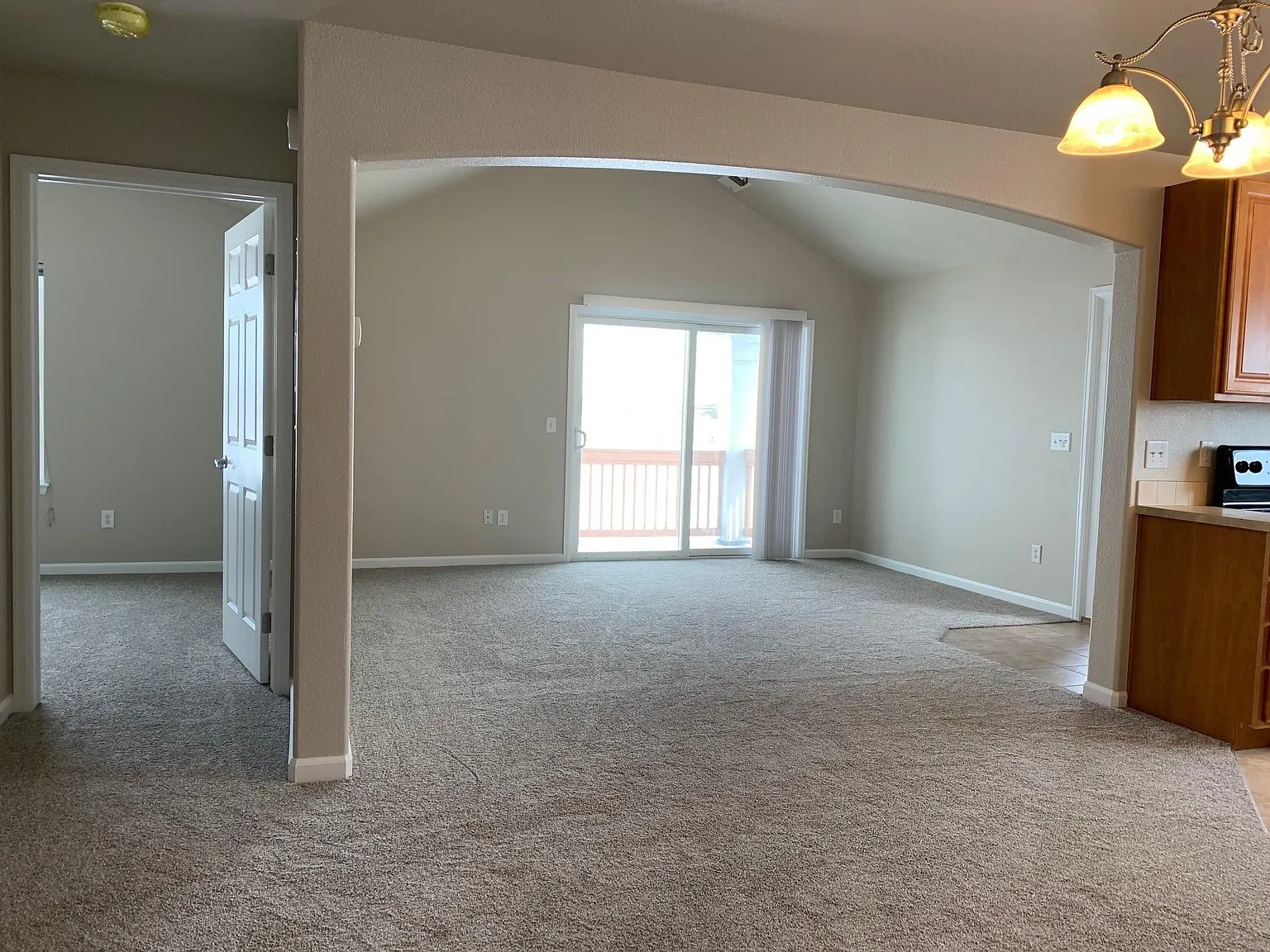 2 bed, 981 sqft, $1,700 — Photo 1
