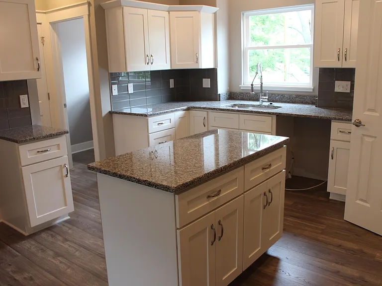 2039 Hamilton Rd — Photo 4