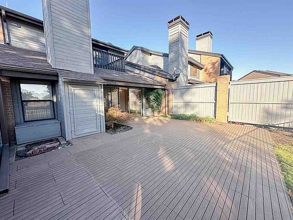 4th image of 419 NW Chimney Creek Dr