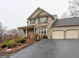 2689 Hemlock Dr, Columbia, PA 17512