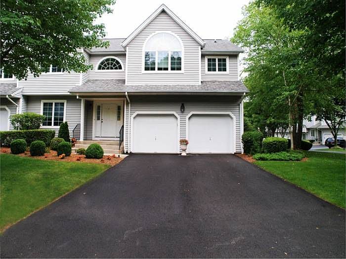 1st image of 2 Drake Dr